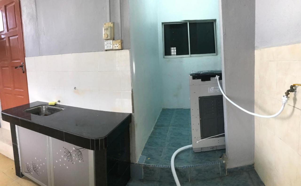 Ruhani Homestay 3 Kb - 4 Bedroom Fully Airconditioned With Wifi & Netflix Kota Bharu Esterno foto