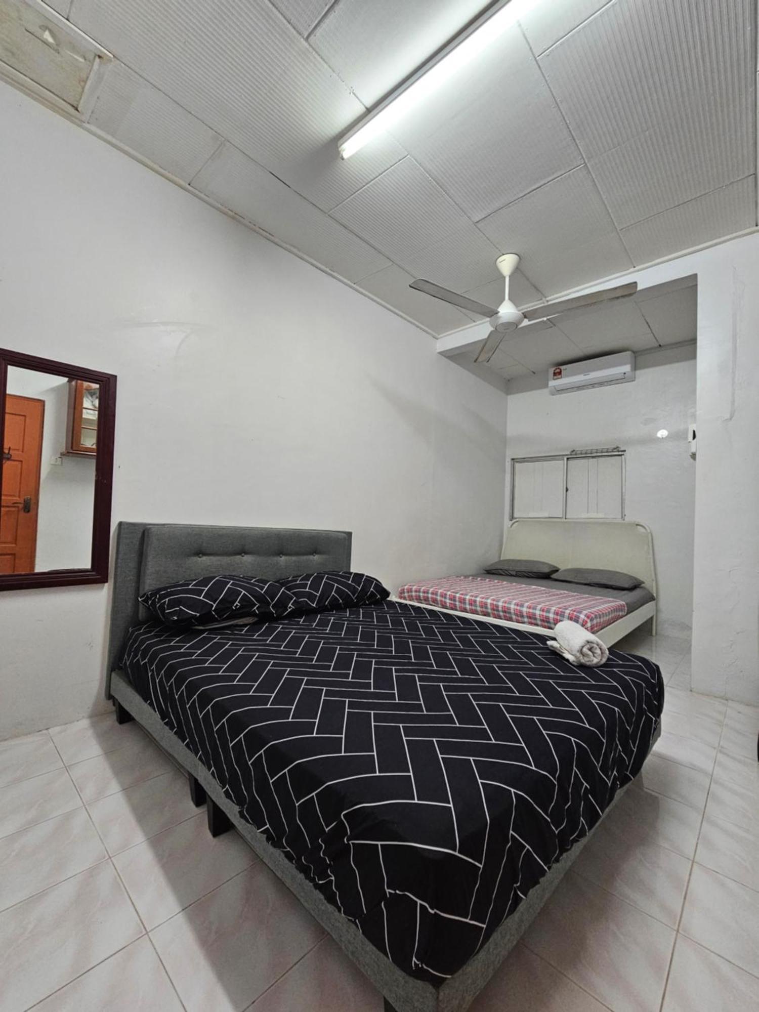 Ruhani Homestay 3 Kb - 4 Bedroom Fully Airconditioned With Wifi & Netflix Kota Bharu Esterno foto