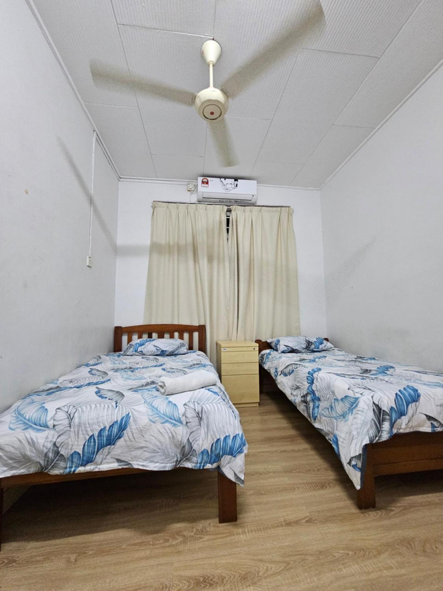 Ruhani Homestay 3 Kb - 4 Bedroom Fully Airconditioned With Wifi & Netflix Kota Bharu Esterno foto