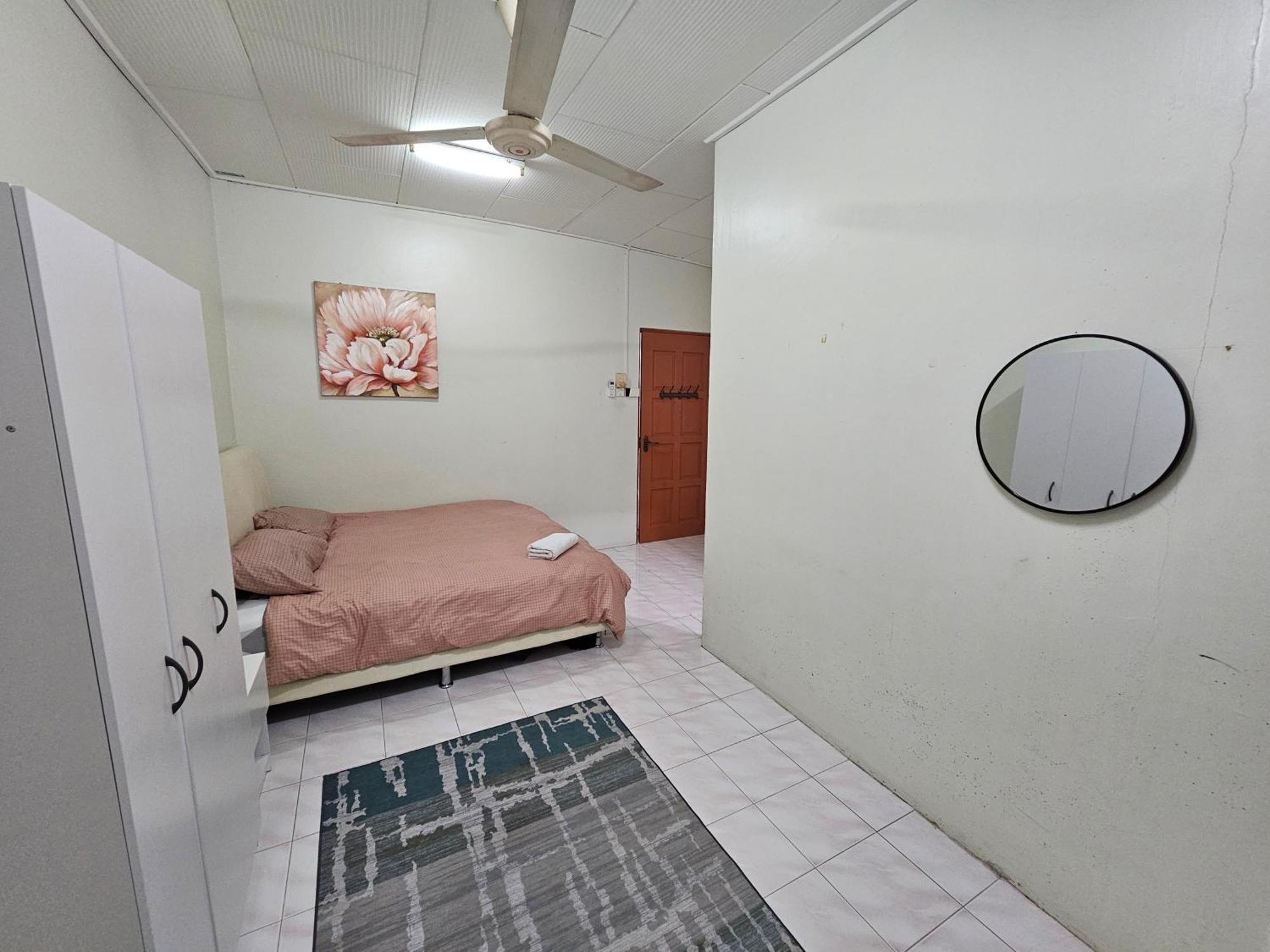 Ruhani Homestay 3 Kb - 4 Bedroom Fully Airconditioned With Wifi & Netflix Kota Bharu Esterno foto