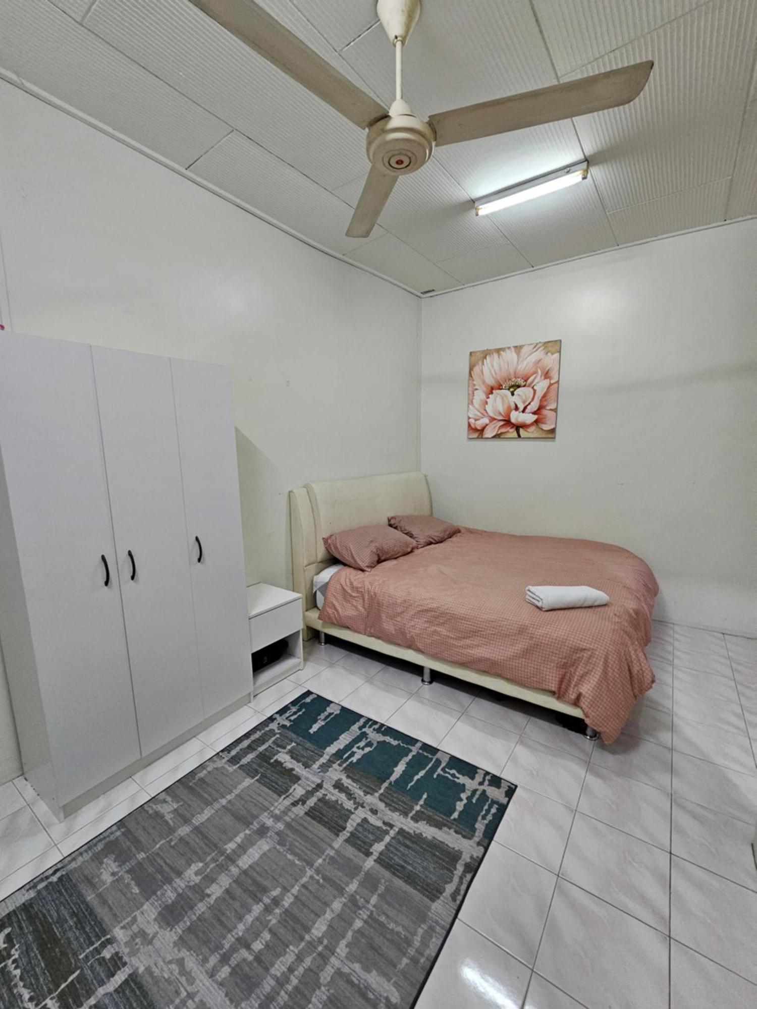 Ruhani Homestay 3 Kb - 4 Bedroom Fully Airconditioned With Wifi & Netflix Kota Bharu Esterno foto