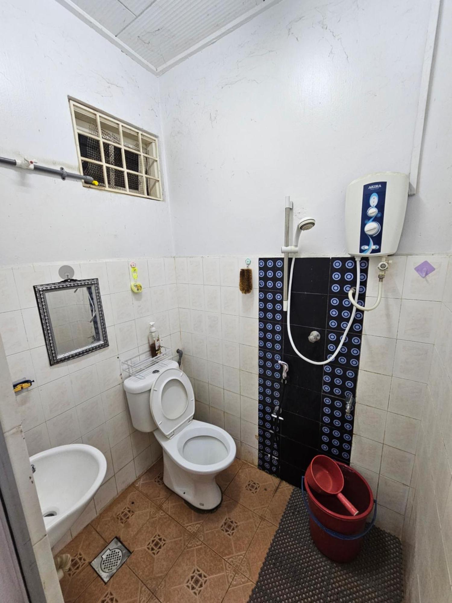 Ruhani Homestay 3 Kb - 4 Bedroom Fully Airconditioned With Wifi & Netflix Kota Bharu Esterno foto